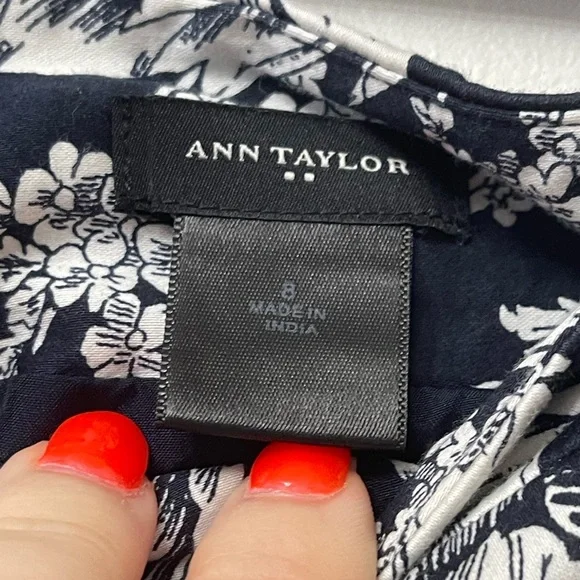 Ann Taylor Floral Pencil Skirt - Picture 5 of 6